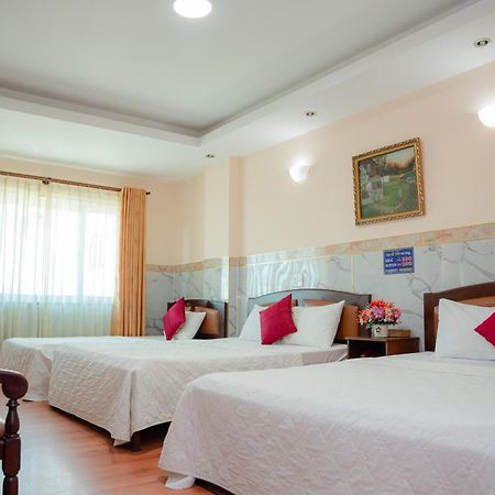 Duc Minh Hotel Thành Pho Ho Chí Minh Esterno foto