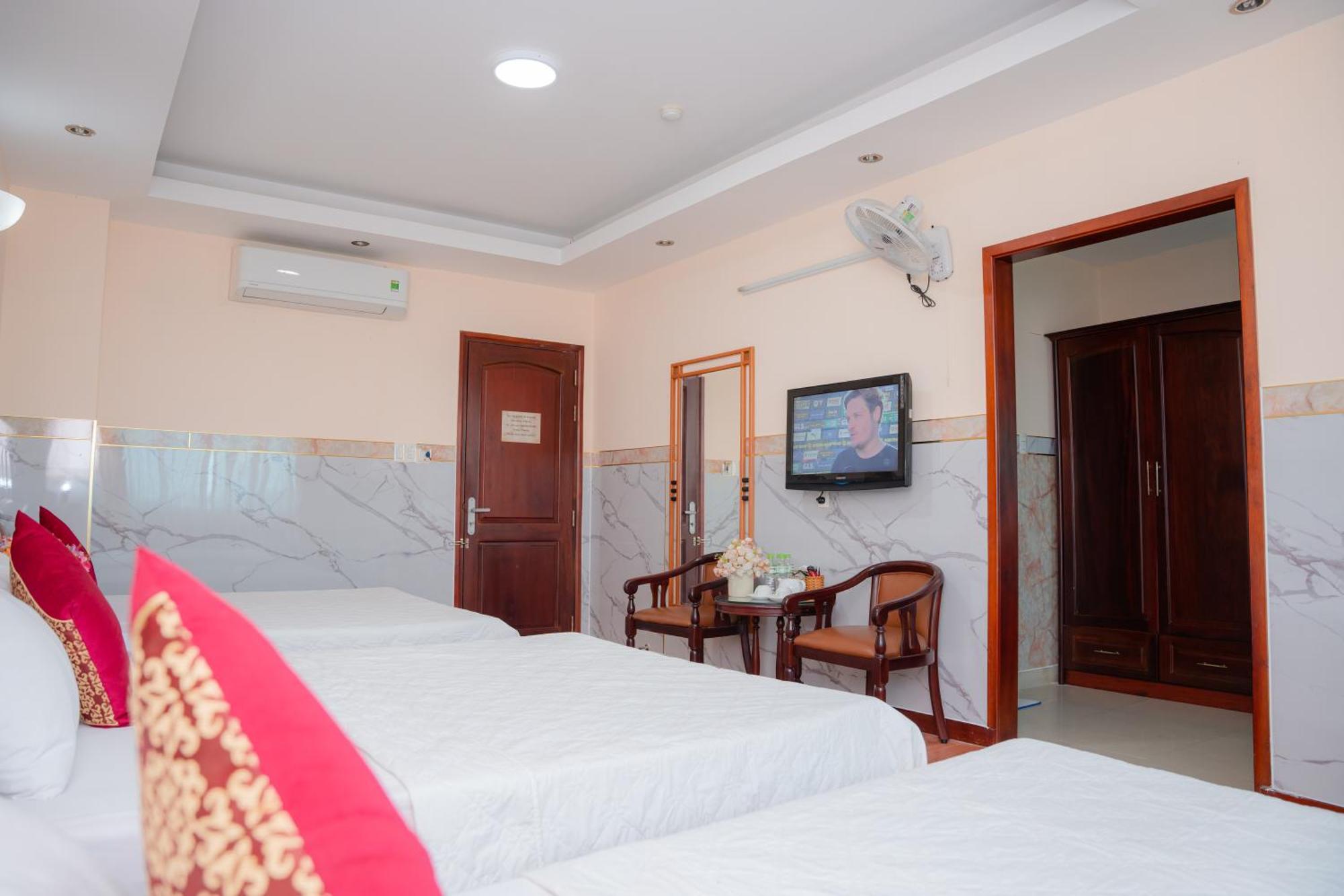 Duc Minh Hotel Thành Pho Ho Chí Minh Esterno foto