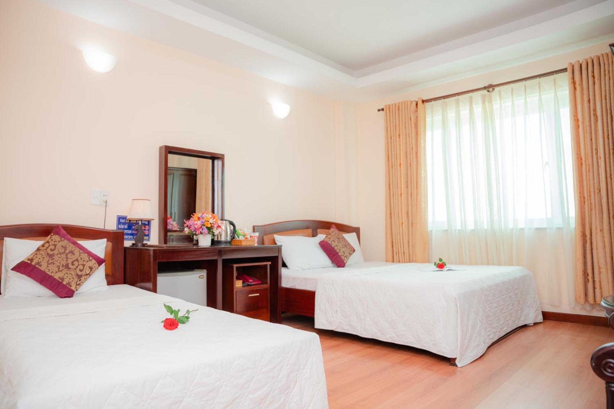 Duc Minh Hotel Thành Pho Ho Chí Minh Esterno foto